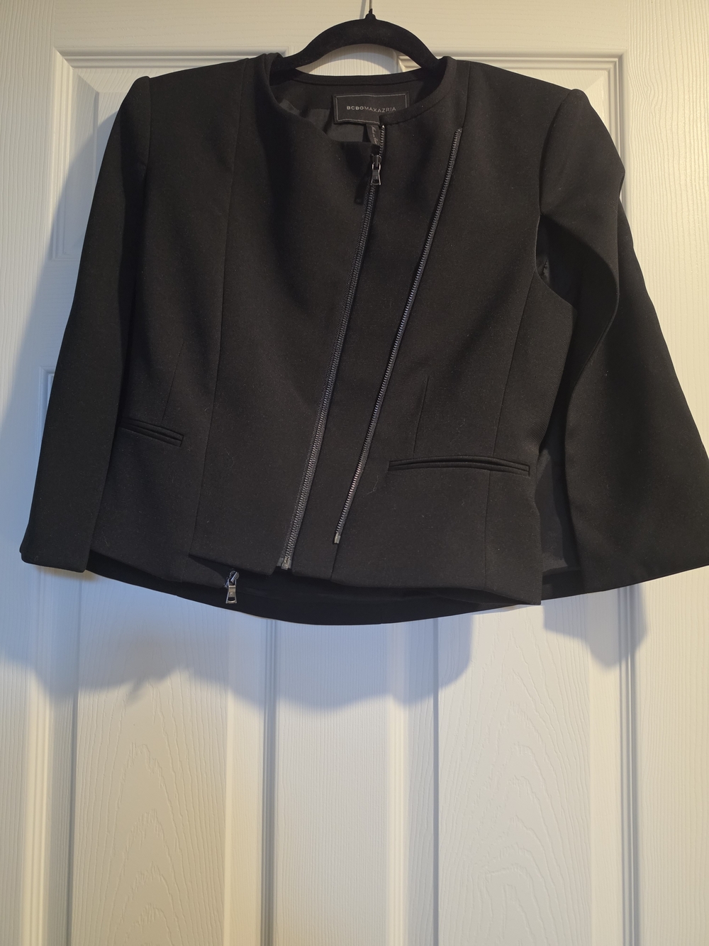 BCBGMaxAzria Black Asymmetrical Zip Blazer Sleeveless W Cape